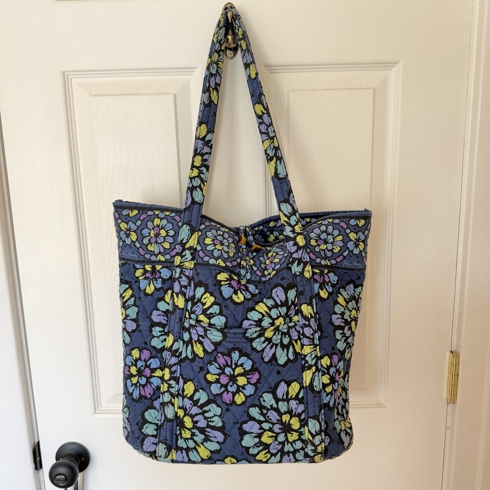 Vera Bradley Tote Handbag Large Retired Indigo Pop Blue Floral Quilted Cottage